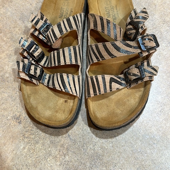 Women’s NAOT sandals size 41 - Picture 3 of 8